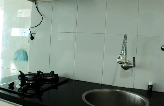 Elegant And Tidy Studio At Grand Kamala Lagoon Apartment - Foto 4