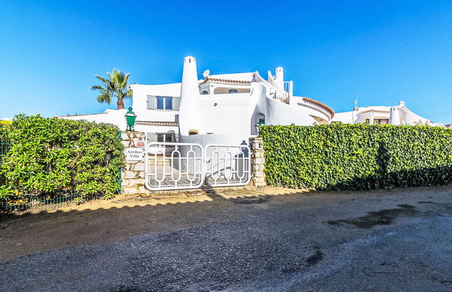 Arribas Villa - Photo 25