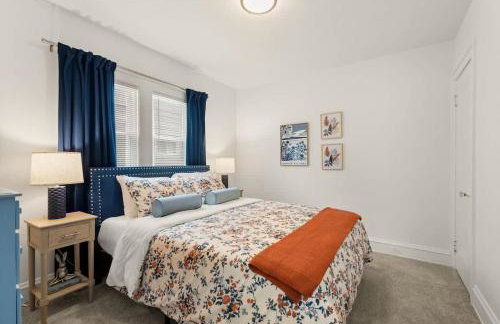 Hot Tub - Game Room - Chic & Spacious - Sleeps 10 - Foto 24