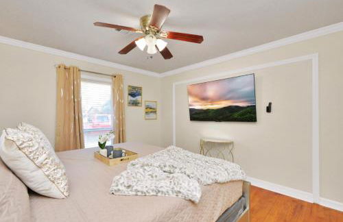 Luxury Retreat with Heated Pool, Firepit, Outdoor Cinema - Foto 56