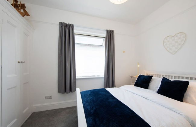 Stunning Beachfront Apt w Balcony Sea Views - Foto 59