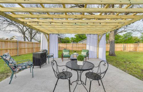 1 Mi to Dtwn Waco! Lovely Home with Fire Pit Table - Foto 3