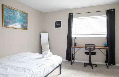 1BR Near UAB with Free Parking, Fast Wi-Fi, Workspace - Foto 39