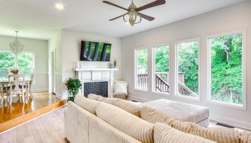 Bright and Elegant Home in High Point with Deck! - Foto 5