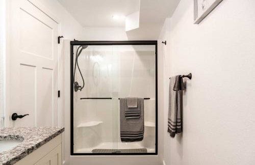 Lakeview Retreat, 6BR with Hot Tub Bliss - Foto 34