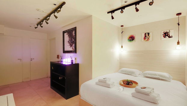 Intimate Flat w/ A/C & Jacuzzi - 2br/6p Montmartre - Foto 5, Habitación