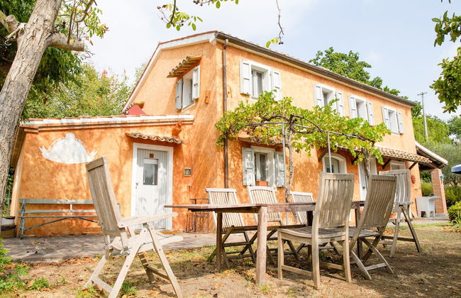 Home set in Olive Grove With Stunning Views - Foto 36