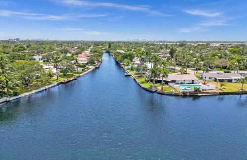 New! Waterfront Heated Pool, Fishing Pier, Designer Touches, 2mi to Beach - Photo 19