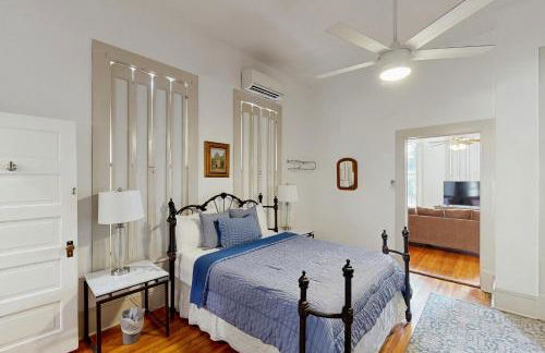 Downtown duplex with patio, enclosed backyard, washer/dryer, streaming, AC, WiFi - Foto 10