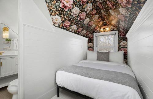 The Wild Peony Walk to Old Town FC and CSU Campus - Foto 28