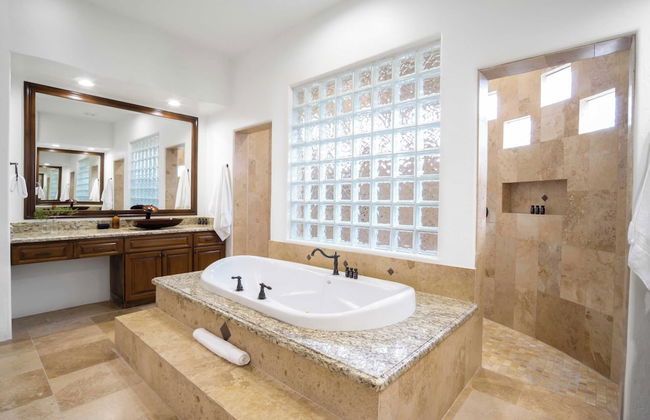 Arcadia by Avantstay Breathtaking Oasis in Scottsdale w/ Pool, Hot Tub & Game Room - Foto 13