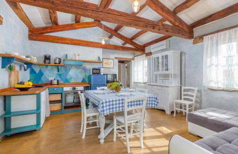 1 Bedroom Beautiful Apartment In Zminj - Photo 3