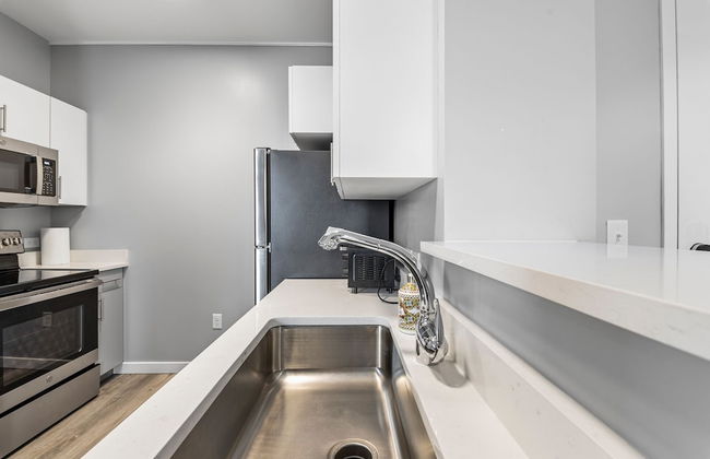 Furnished Apartments near Encore Boston - Photo 40