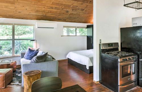 2 Mi to Dtwn Pet-Friendly Austin Studio with Yard - Foto 15