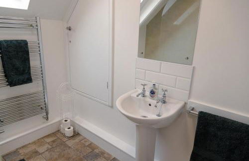 School Lodge - Photo 26