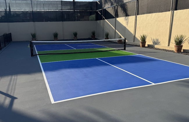 1 Bedroom Guest House - Walk to Everything - Roof Patio - Gym - Pickleball Court - Foto 24