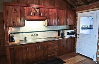 Main - Starry Nights 2 Bedroom Cabin by RedAwning - Photo 3