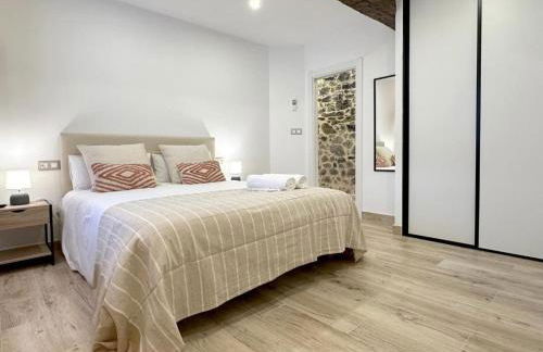 El Patio de Vespasiano-Calera- vistas a la iglesia junto al puerto - Photo 19