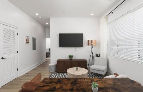 Condo with Free Parking, 3 mi Downtown & Stadium, by Coffee - Foto 31