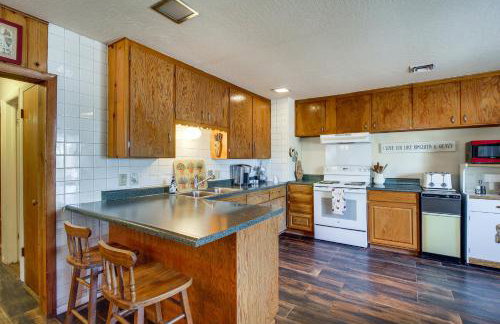 Furnished Porch and Gas Grill Lakeside Cottage Stay - Foto 9