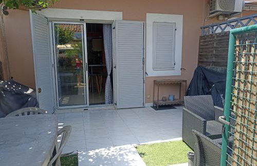 Janislove34 Maison 1 Chambre avec accès piscine dans résidence à Palavas les flots - Foto 2