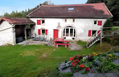 Maison spacieuse à Arrentès-de-Corcieux avec jacuzzi - Foto 1
