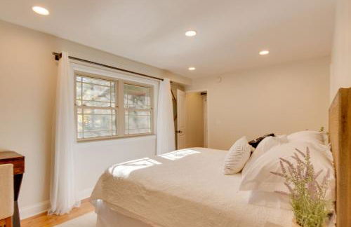 Lakefront Zirconia Home with Boathouse and Dock! - Foto 11