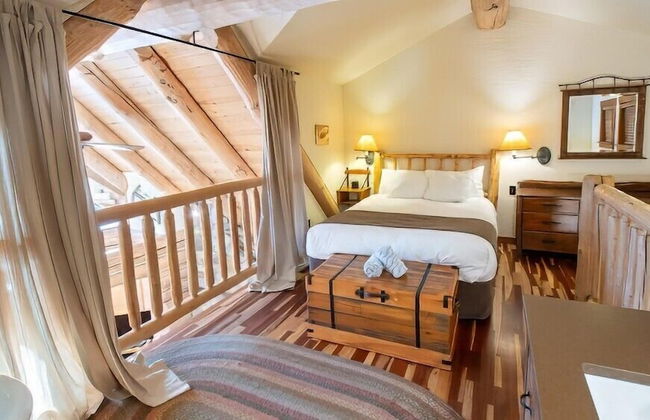 Snow Creek Cabins by Fernie Lodging Co. - Photo 26