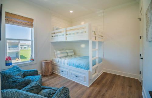 4BR Beach Haven - Deck, Gourmet Kitchen, Tiki Bar Fun - Foto 30