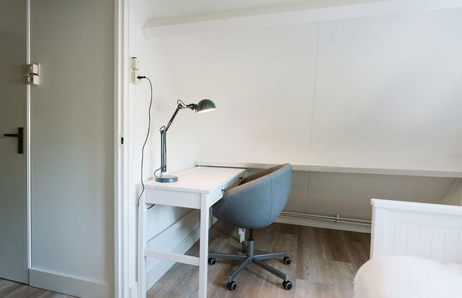 Modern Holiday Home With Spacious Garden and Terrace Suitable for 5 People - Foto 2