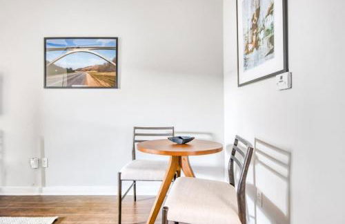 CozySuites Music Row Charming 1BR free parking! 04 - Foto 23