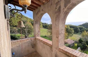 All'Acqua Santa, immersi nella natura - Foto 12