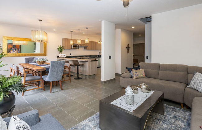 Enjoy SMA Nestled in Nueva Escondida - Foto 19