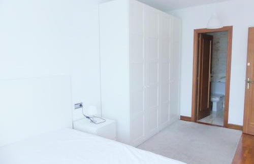 Apartamento luminoso, funcional y amplio en zona hospitalaria - Photo 9