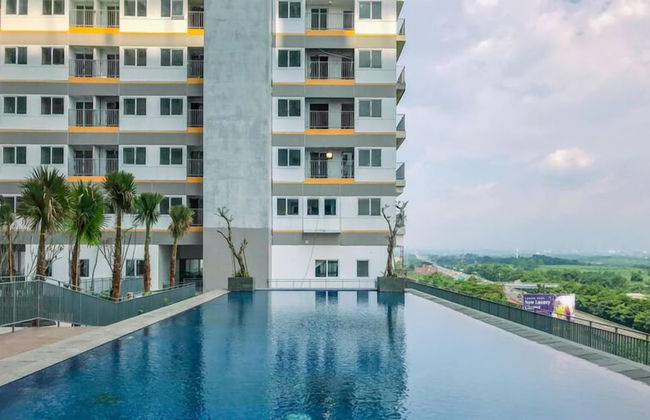 Homey Living and Well Designed Studio Room at Royal Sentul Park Apartment - Foto 15