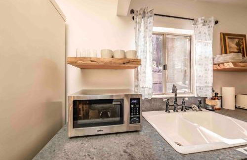 The Cedar House Prime Spot Kayaks & Cool AC - Photo 36