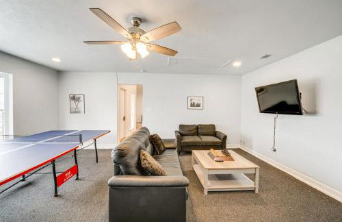 Game Room and Patio Family Home in The Colony! - Foto 3