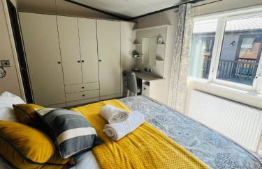 Laburnum Lodge with Hot Tub - Foto 16