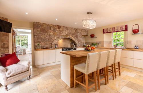 The Old Millhouse - Luxury Retreat with Sauna, Cold Plunge, Yoga & Swim SPA - Photo 28