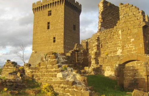 Évasion au cœur de Polignac : Charme et confort à deux pas du Puy-en-Velay - FR-1-582-382 - Foto 23