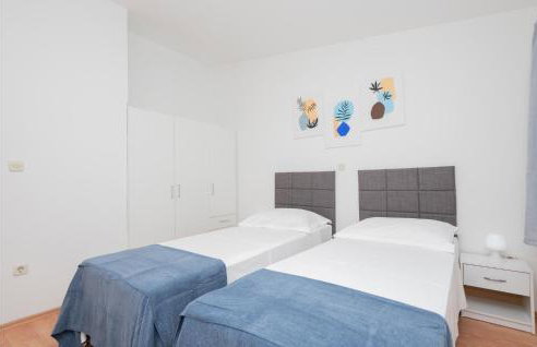 Amazing Home In Vrgorac With Wifi - Photo 45