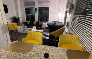 Luxurious 2 Bedroom Downtown City Views! - Foto 20