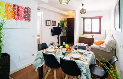 Elite Premium Hideaway with FREE Parking - Malaga - Photo 2