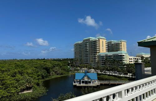 Luxury Oasis Suite - Photo 29