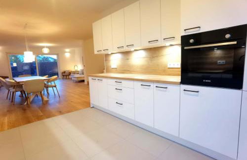 Modernes Neubauhaus ca 200 qm Nähe vom Flughafen - Foto 21