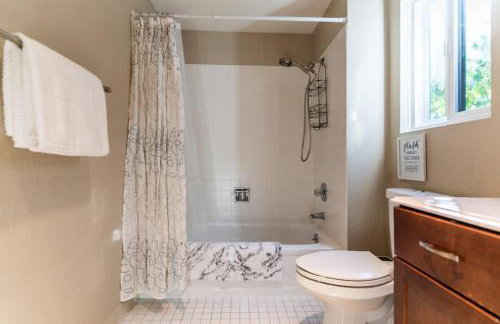 PNW Contemporary Retreat near Lake Sammamish - Foto 24