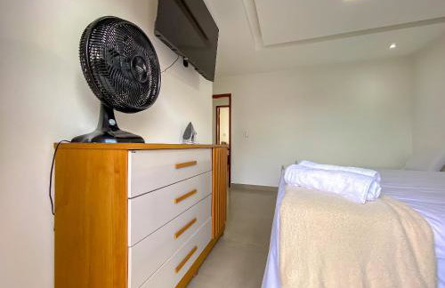 Casa Individual com 2 suítes, cozinha completa, Internet privativa 300MBPS, região bem sossegada com comercios diversos ao redor - Foto 11