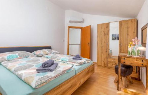 2 Bedroom Lovely Home In Musalez - Foto 4