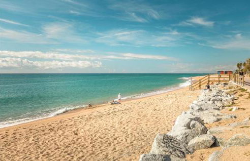 Nice Apartment In Pineda De Mar - Photo 24