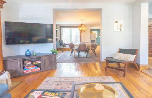 Elegant Shaw 5BR with Comfort in Mind ABODEbucks - Photo 9